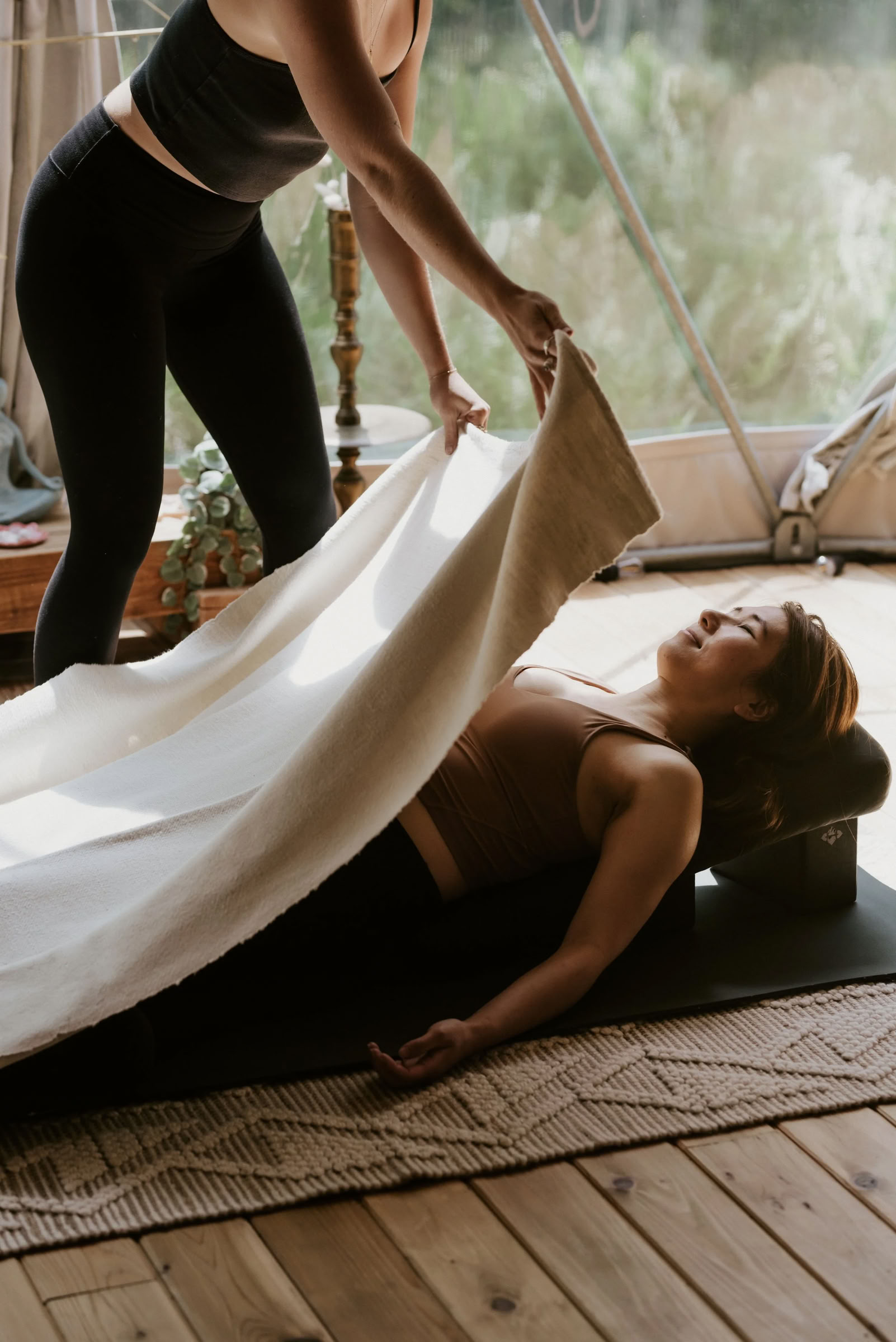 Nousu: elämyksellinen jooga- ja äänikylpykokemus Hadis Kianin kanssa | Nectar Yoga