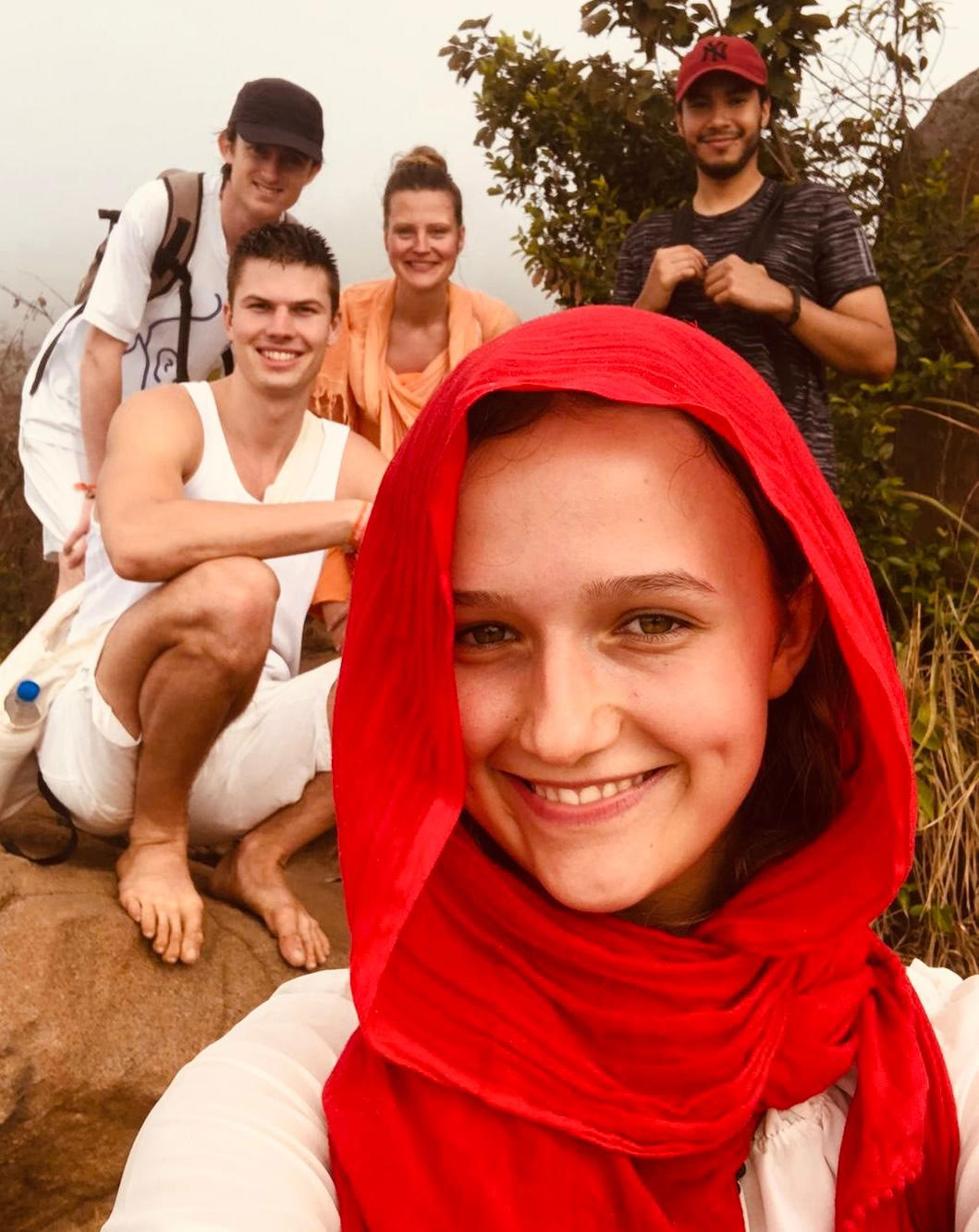 24. tammikuuta 21 päivän hiljaisen meditaation detox-ashram-retriitti Intiassa