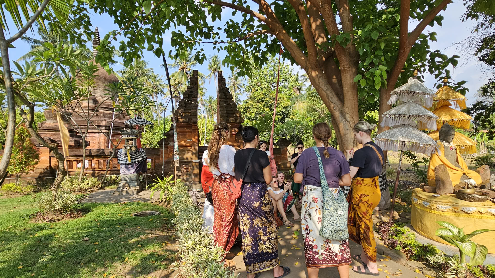 Täydenkuun seremonia Candi Buddhassa