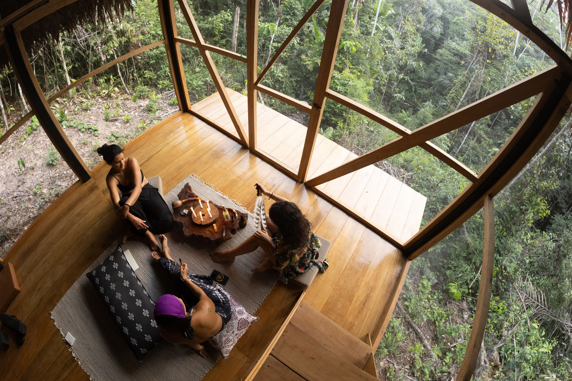 Avoin ayahuasca-retriitti Psychonauta Tribessa
