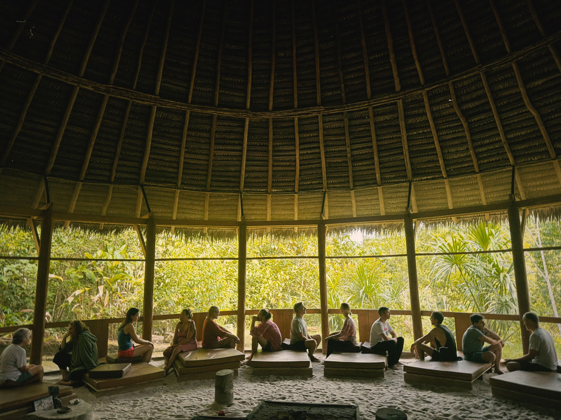 Avoin ayahuasca-retriitti