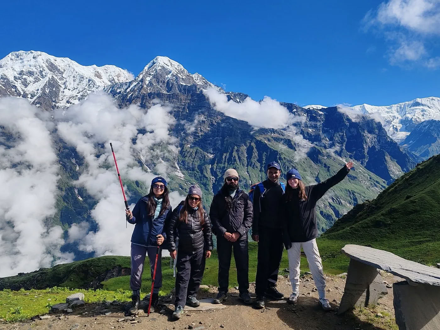 500 tunnin joogaopettajakoulutus Nepalissa