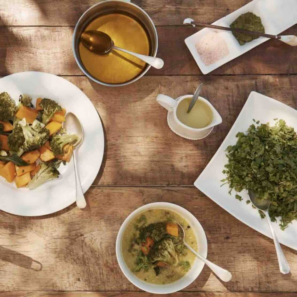 Ayurvedisen ravitsemuksen ja aistien alkemian kurssi