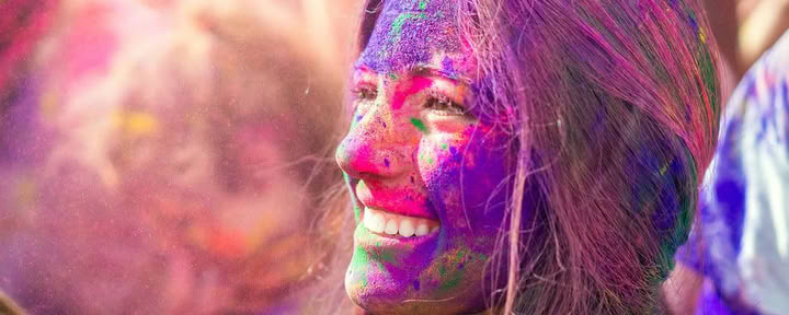 Himalajan henki" -kiertue + Holi-festivaali Intiassa