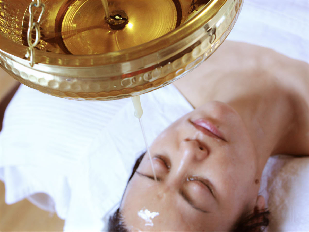 Ayurvedinen hieronnan elvytysretriitti
