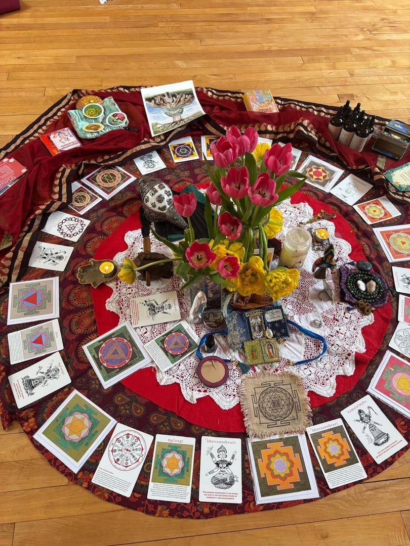 Jooganidra- ja tarot-ilta