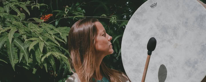 Voimaantunut nainen - Muutoksellinen päiväntasausretriitti