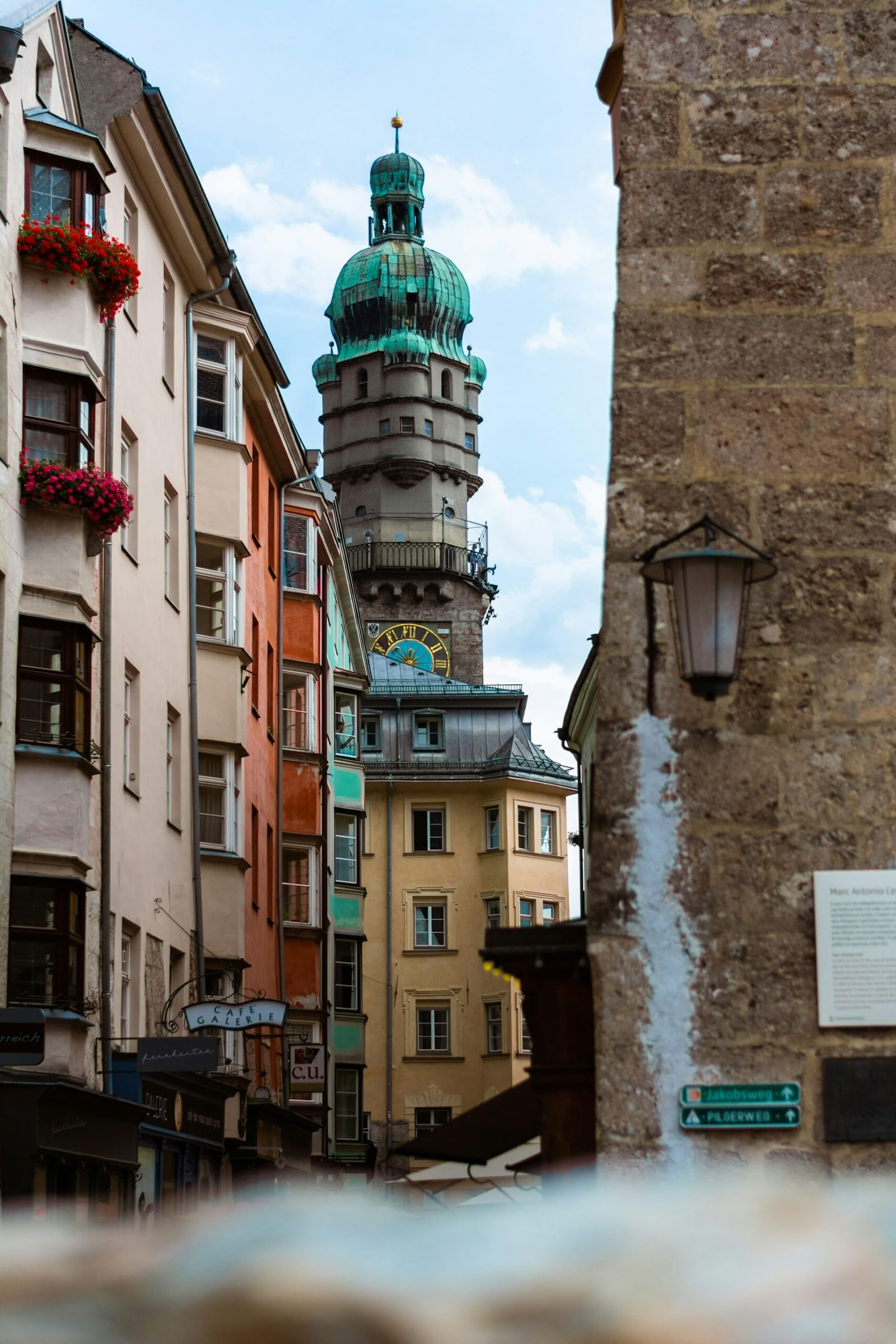 Alppien Eleganssista Keisarilliseen Loistoon: Innsbruck, Salzburg ja Wien