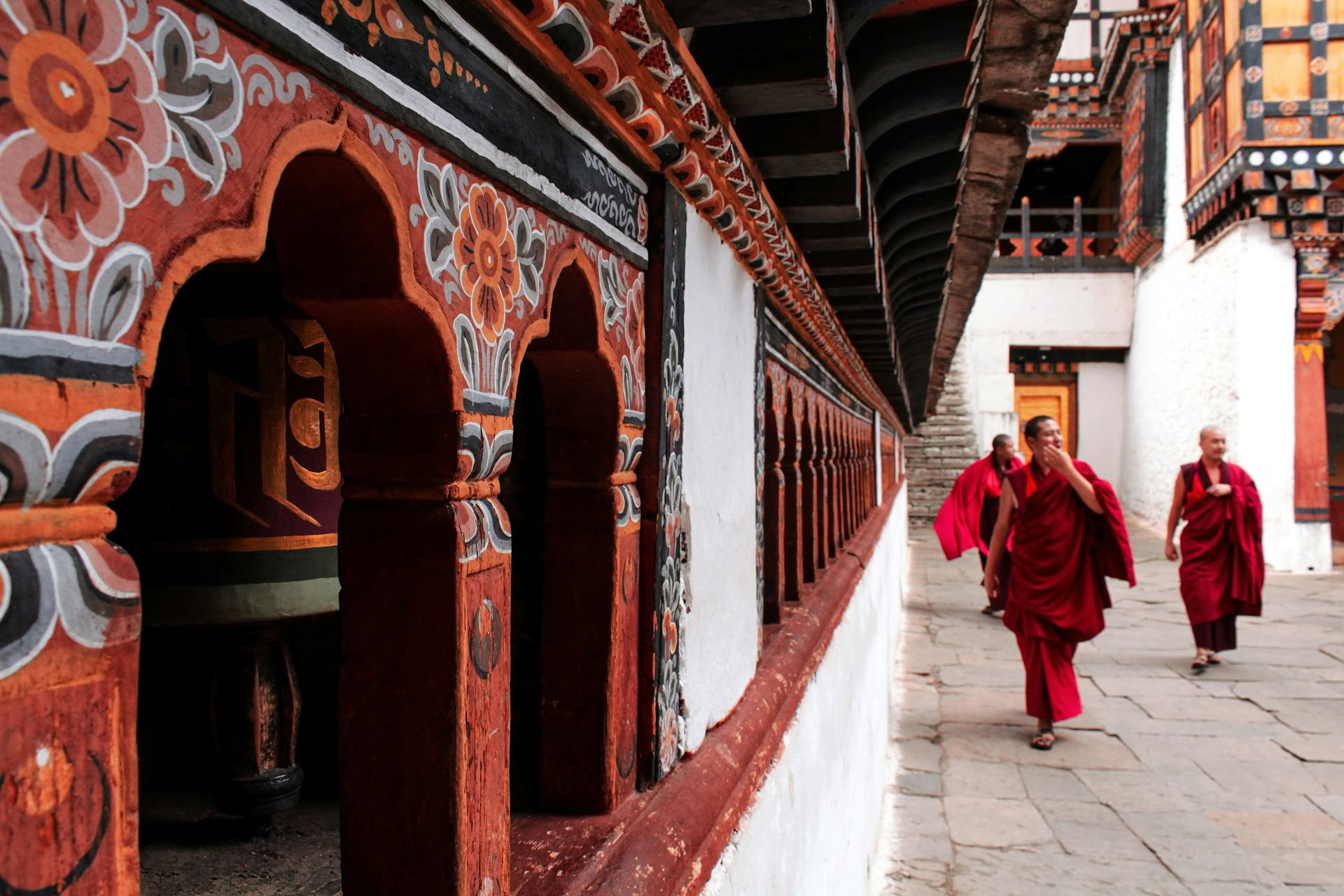 Viimeisen Shangri-Lan tuolle puolen: Pitkitetty Bhutanin Himalaja-matka