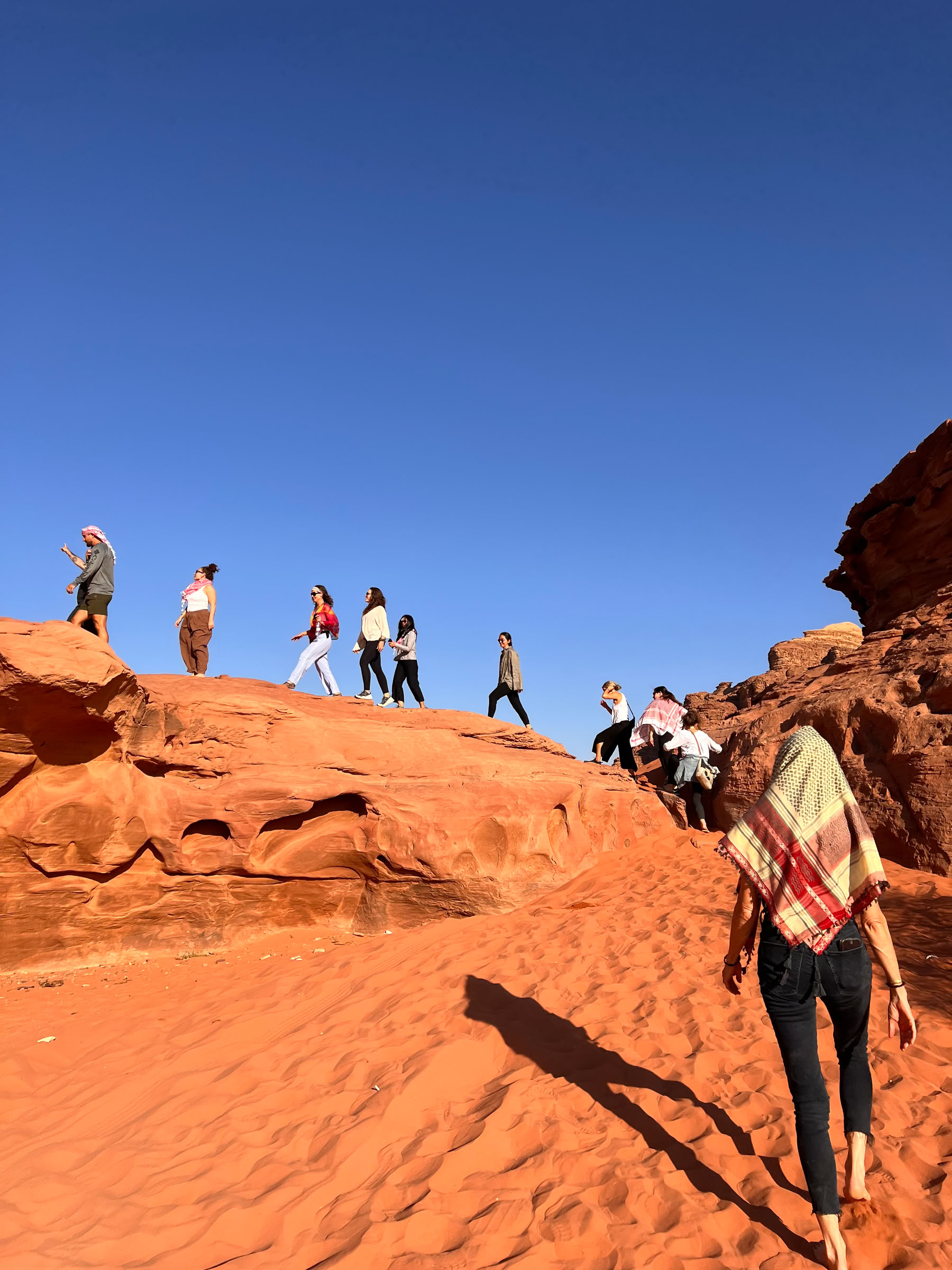 Kamelivaellus Wadi Rumissa, Jordaniassa: Matka läpi ajan