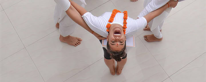 200 tunnin Hatha-, Ashtanga- ja Vinyasa-joogan opettajakoulutus Rishikeshissä