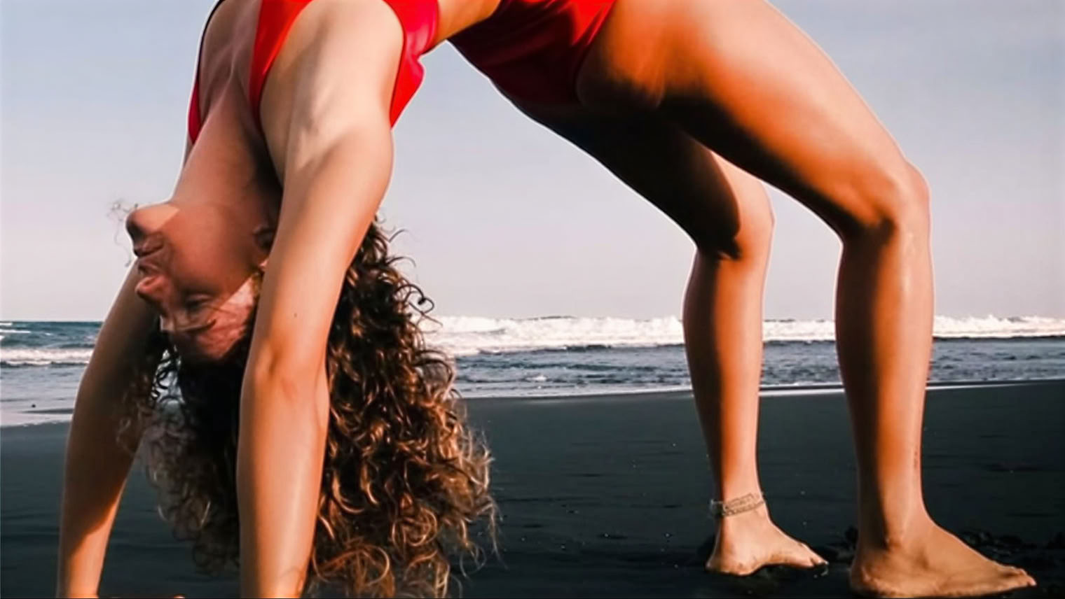 110 tunnin anatomian ja vinyasa-joogan opettajakoulutus