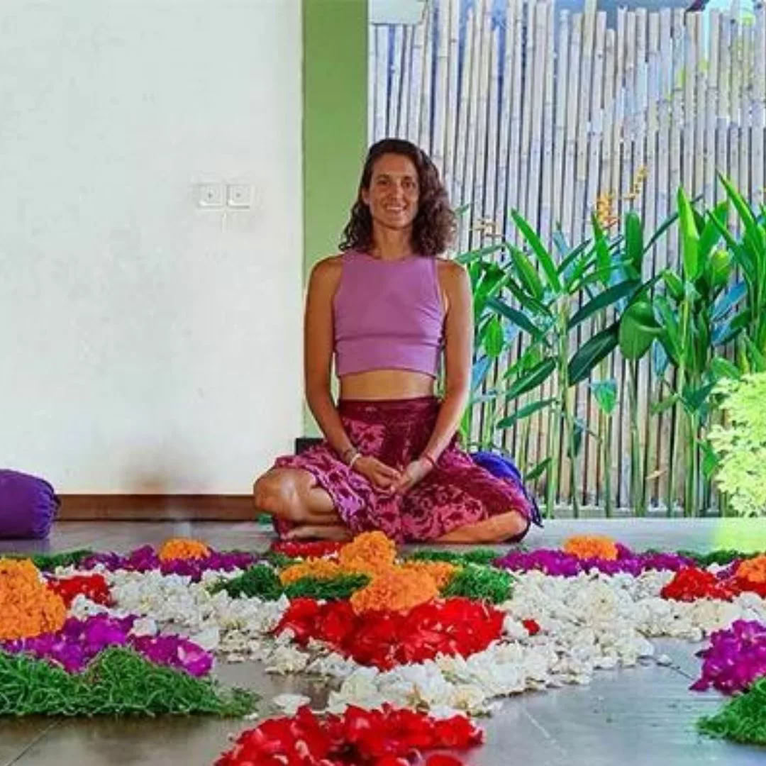 110 tunnin anatomian ja vinyasa-joogan opettajakoulutus