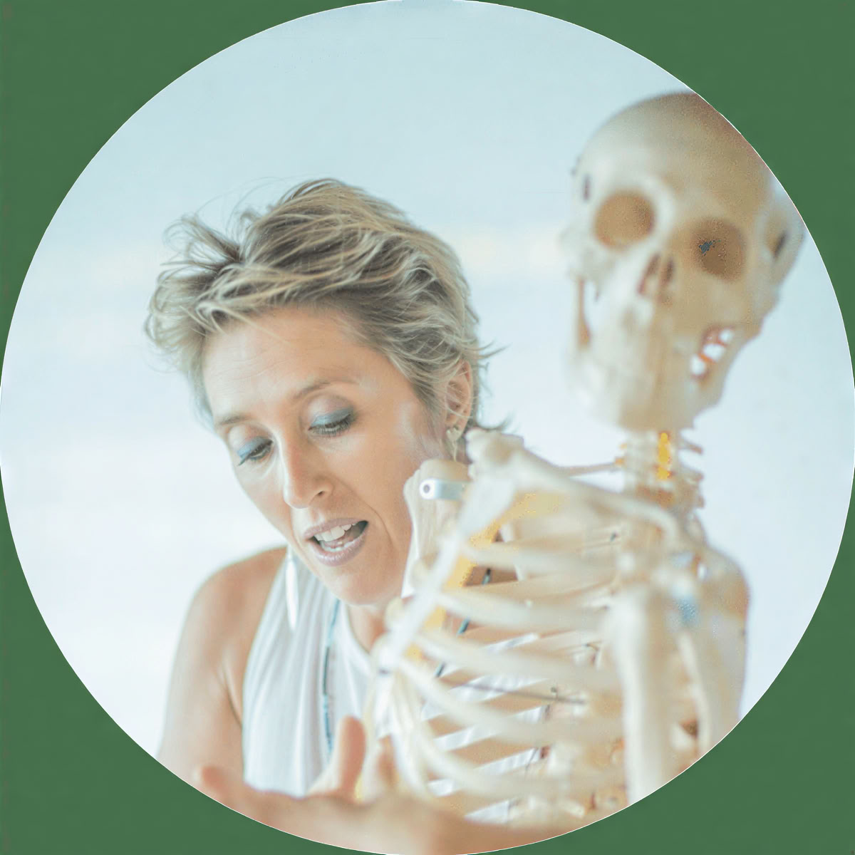 110 tunnin anatomian ja vinyasa-joogan opettajakoulutus