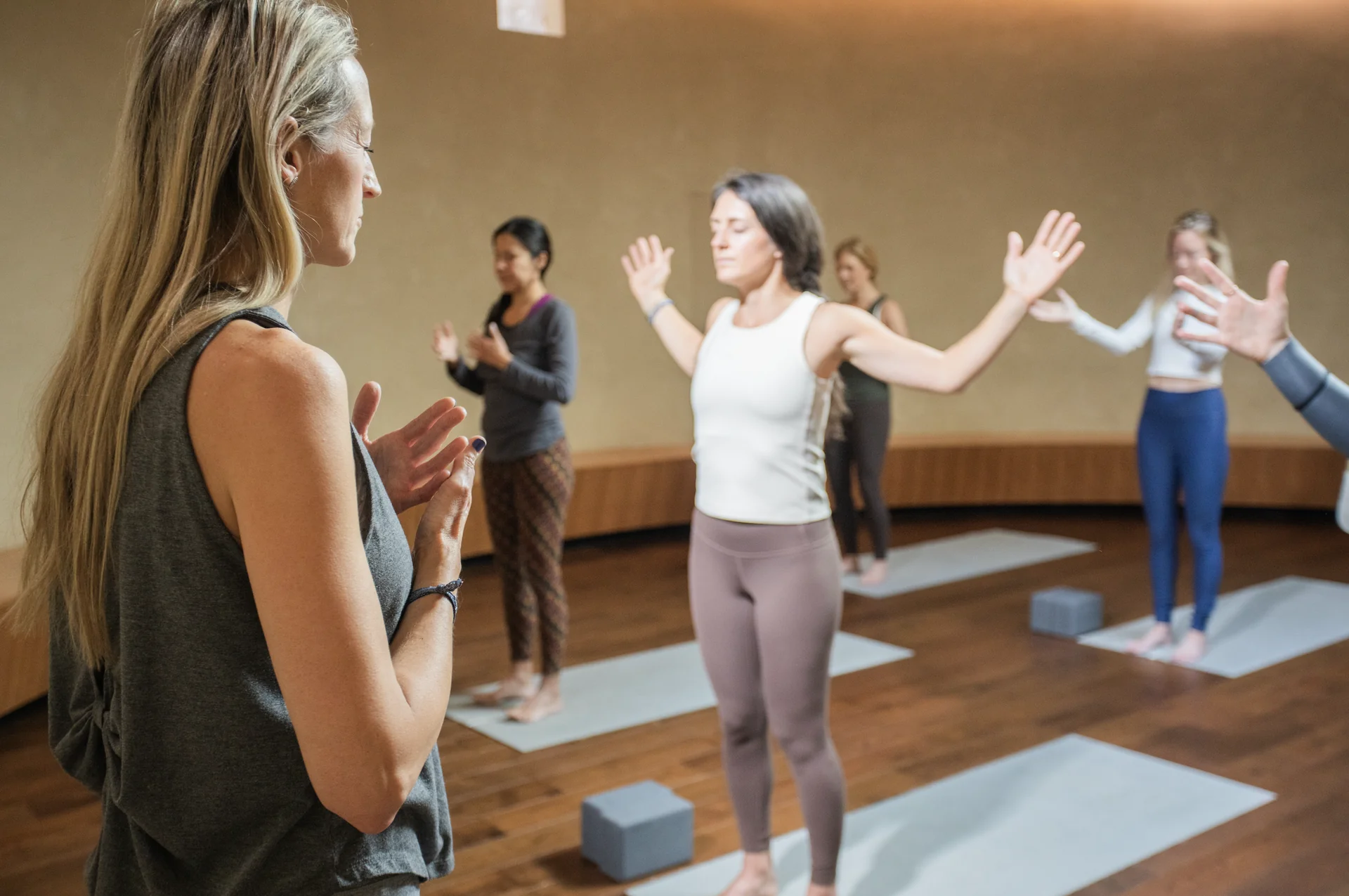 Punainen lanka: Kansainvälinen Qigong-instituutti | Todellinen luonto - Carbondale, CO
