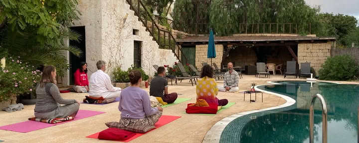 8 päivän jooga- ja mindfulness-retki yhteyteen sisäisen totuutesi kanssa
