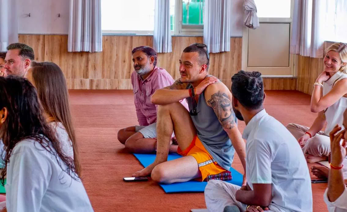 300 tunnin Hatha-joogaopettajakoulutuskurssi Rishikeshissä, Intiassa – 01.11.–19.12.