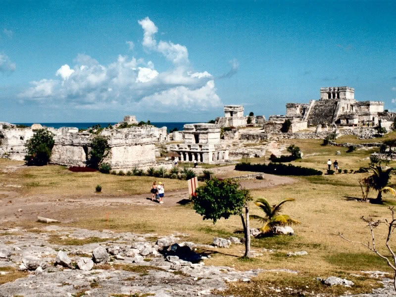Koralliriutat ja jyrkänteet Isla Mujeresissa