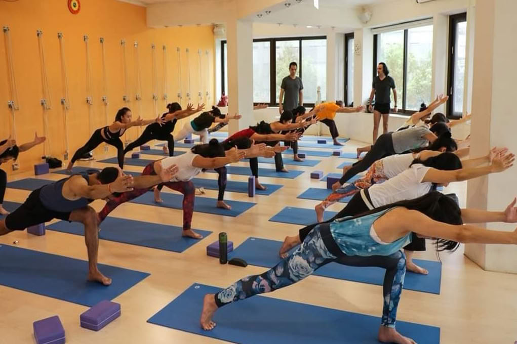 10 päivän Iyengar-joogaretriitti
