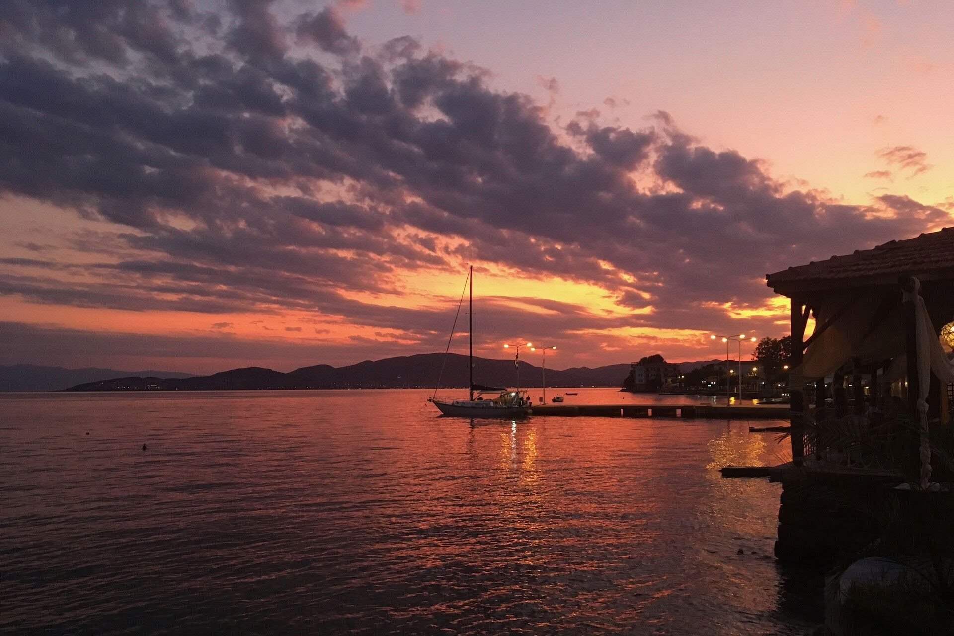 Auringonpaisdetta ilolle ja hyvinvoinnille -retriitti Pelionissa
