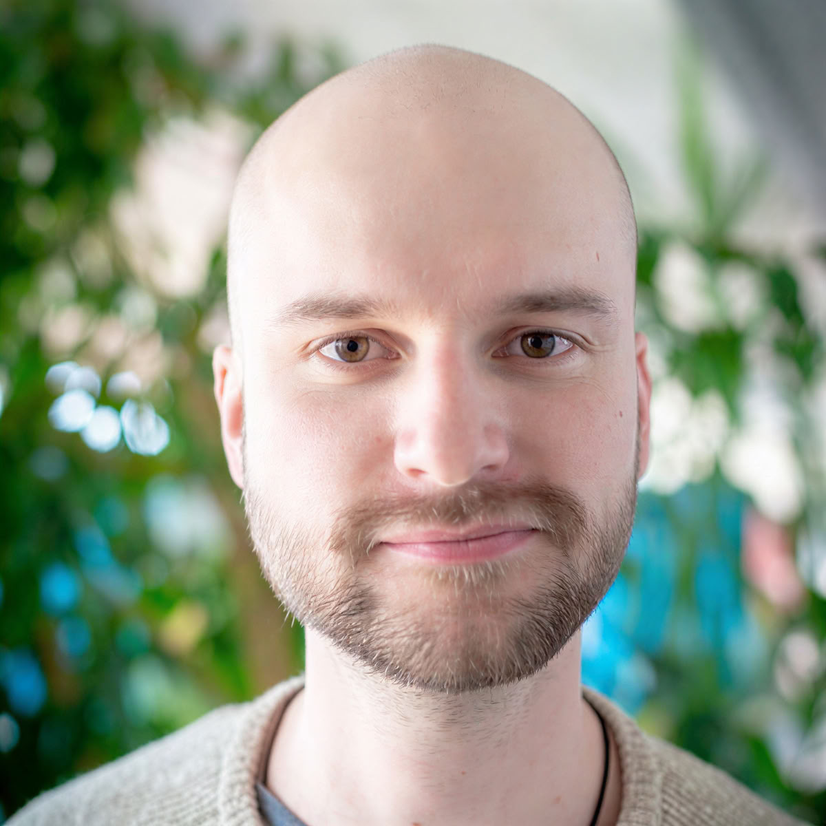 Tantrahieronnan terapeutin koulutus