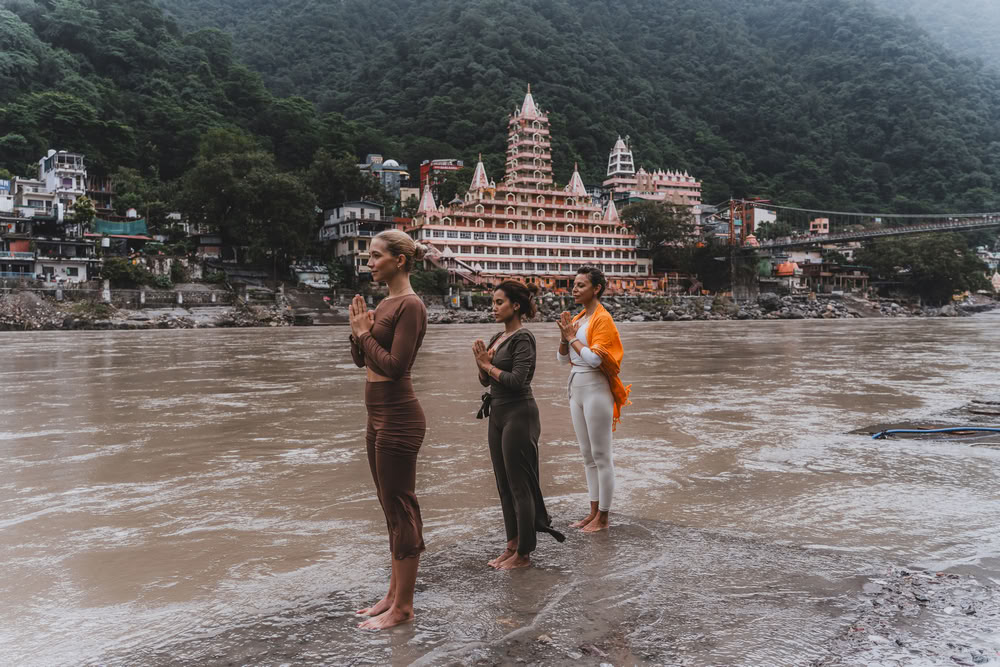 200 tunnin YTT Rishikeshissä – 20.8.–11.9.2026
