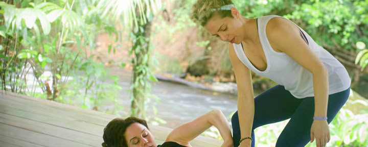 Kuuden Terälehden Retreatit: Pilates, Kasvit & Mindfulness-harjoitukset