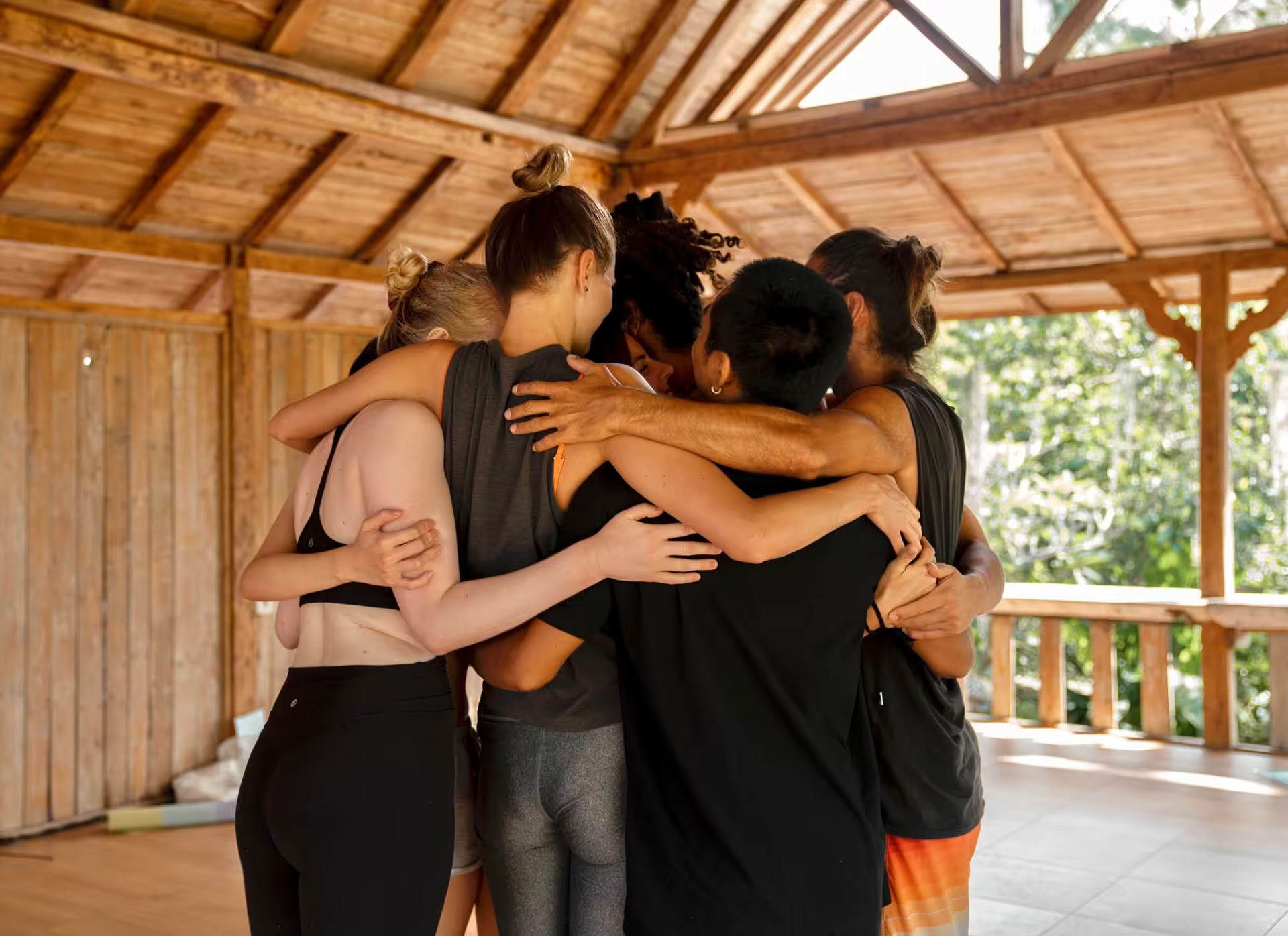 200 tunnin Ashtanga Vinyasa -joogaopettajakoulutus