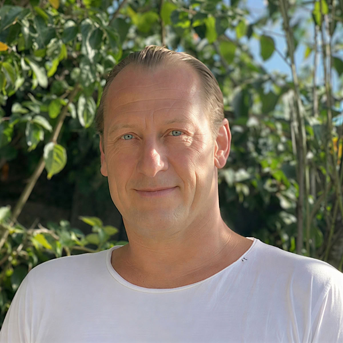 200 tunnin Vinyasa- ja Yin-joogaopettajakoulutus – Peter Kaaberbol Kristensen