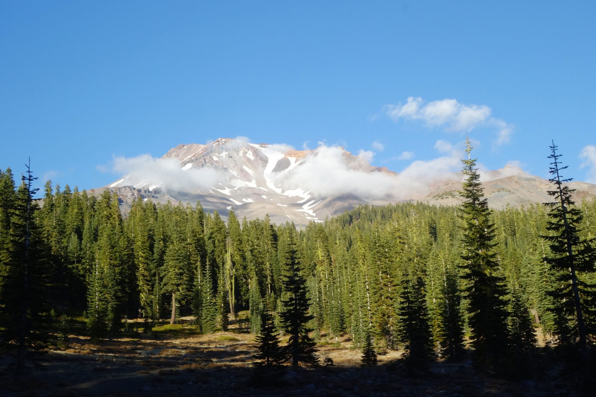 Ensiluokkaiset Mount Shasta -retriitit