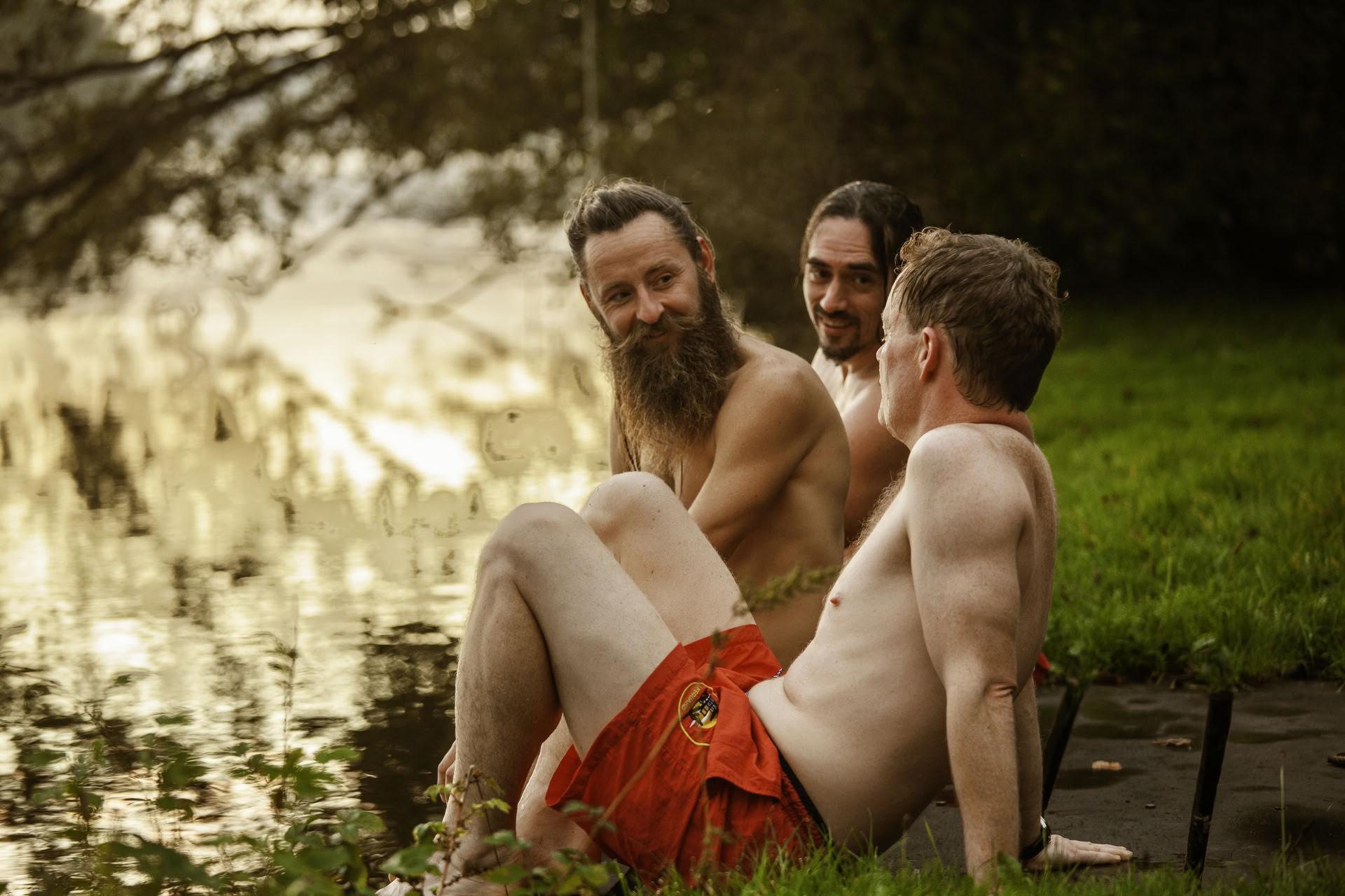 Nollaa ja uudista kuukausittainen hyvinvointiklubi – 8. elokuuta 2026 - Riverside Yoga: liike, valo ja virtaus