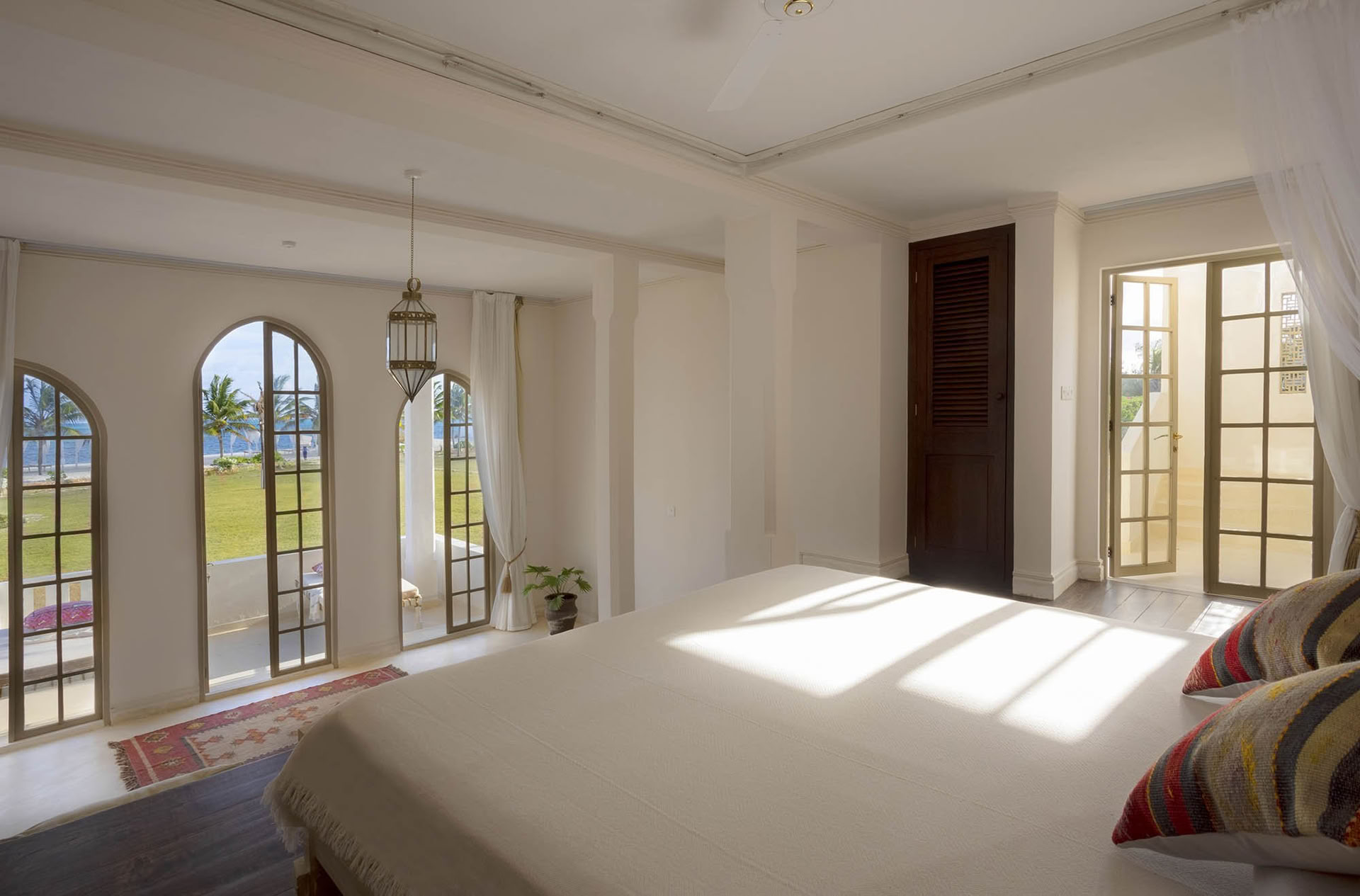 Kenialaiset jooga- ja safariretriittihuoneet