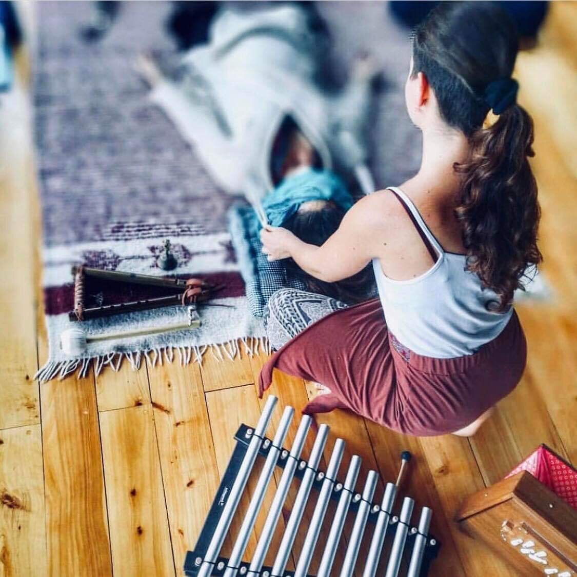 Hatha- tai Vinyasa-joogatunti