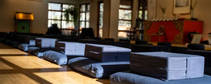 Rauha ja vapaus: Viikon mittainen meditaatioretriitti