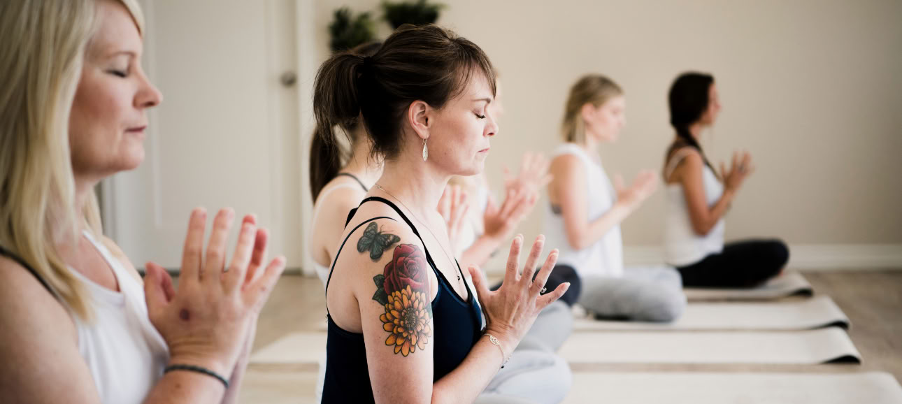 Kauneudessa istuminen: 5 päivän hiljainen meditaatioretriitti