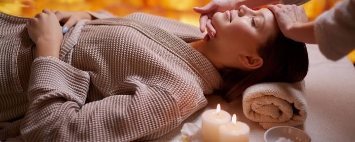 Reiki Rentouttava Energiahoito