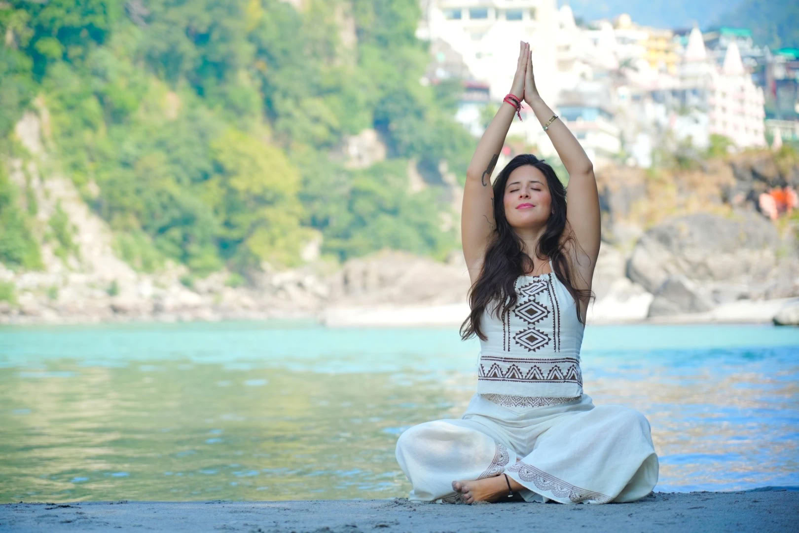 14 päivän joogatapahtuma Rishikeshissä, Intiassa