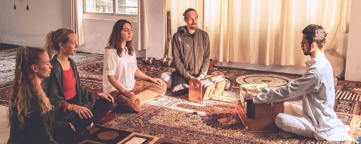 Kirtan- ja mantra-laulukurssi