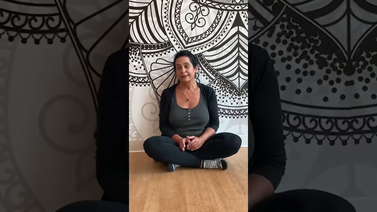 50 tunnin meditaatio- ja pranayama-mestarikurssi (tietoinen hengitys) (YACEP) hybridi