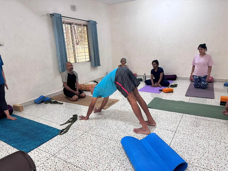 200 tunnin arkipäivien joogaopettajakoulutuskurssi Bengalurussa