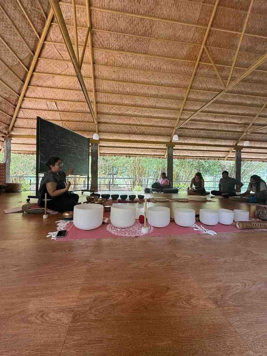 Ääniparannuksen meditaatiokurssi Mysoressa