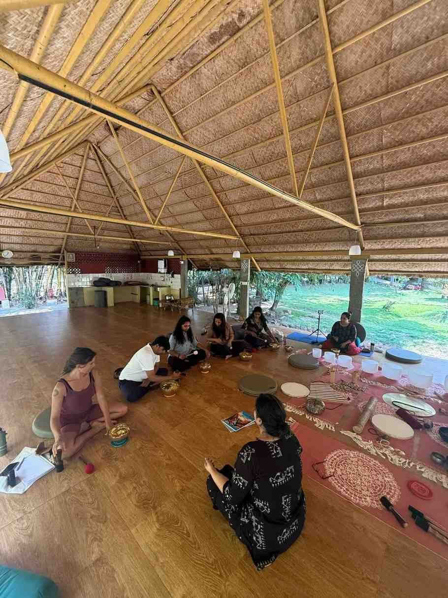 Ääniparannuksen meditaatiokurssi Mysoressa