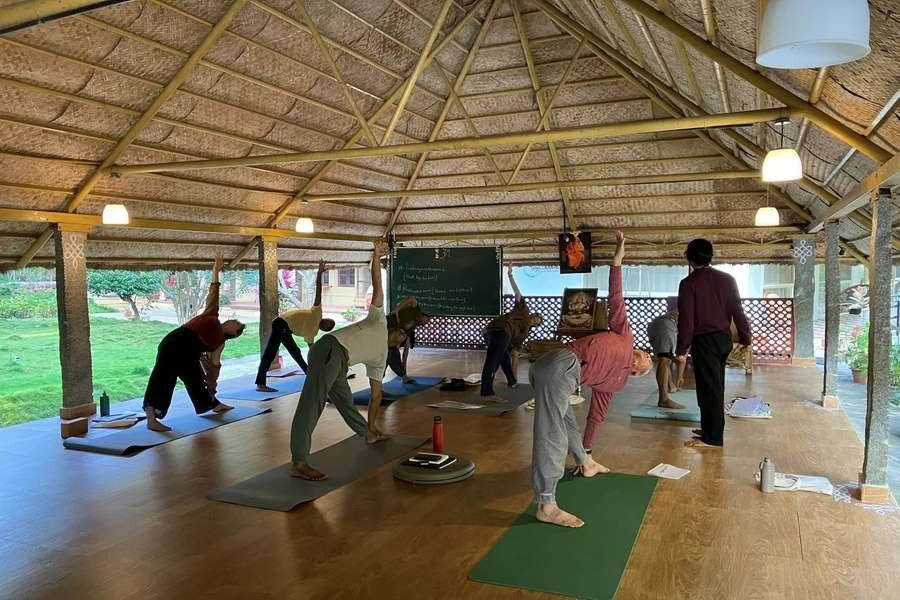 300 tunnin joogaopettajakoulutuskurssi Mysoressa