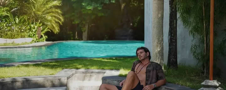 Siunaava puhdistusrituaali muinaisella vesitemppelillä - Umalas