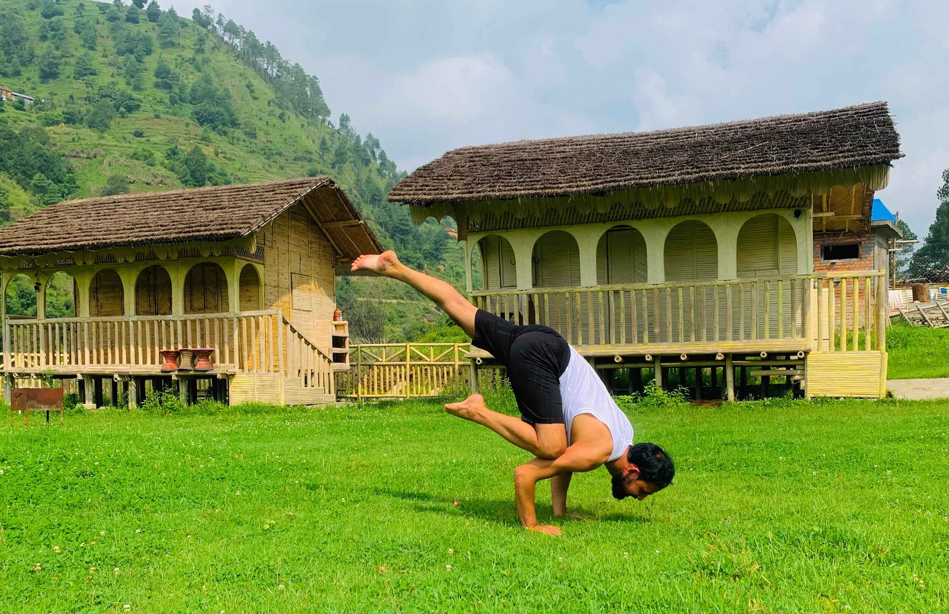 500 tunnin jooga- ja meditaatio-opettajakoulutus Nepalissa