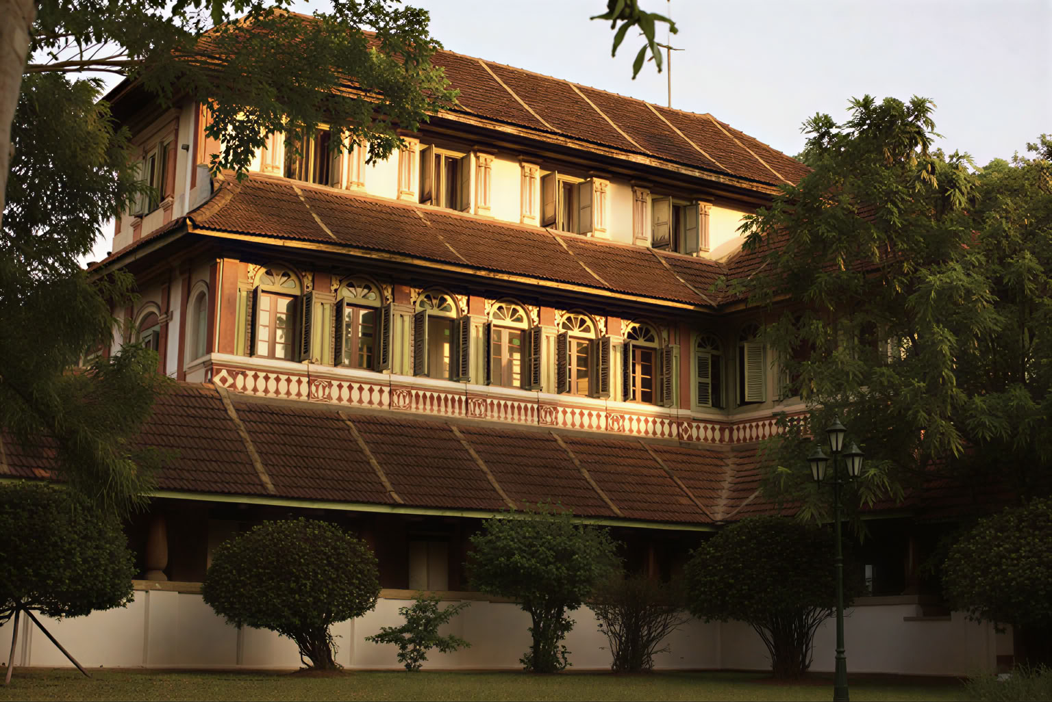 7 Yön Ayurvedinen Hyvinvointiohjelma Niraamaya Retreats Surya Samudrassa, Kovalamissa