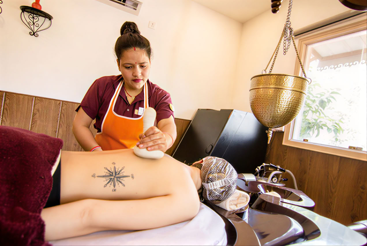 7 Yön Ayurvedinen Hyvinvointiohjelma Niraamaya Retreats Surya Samudrassa, Kovalamissa