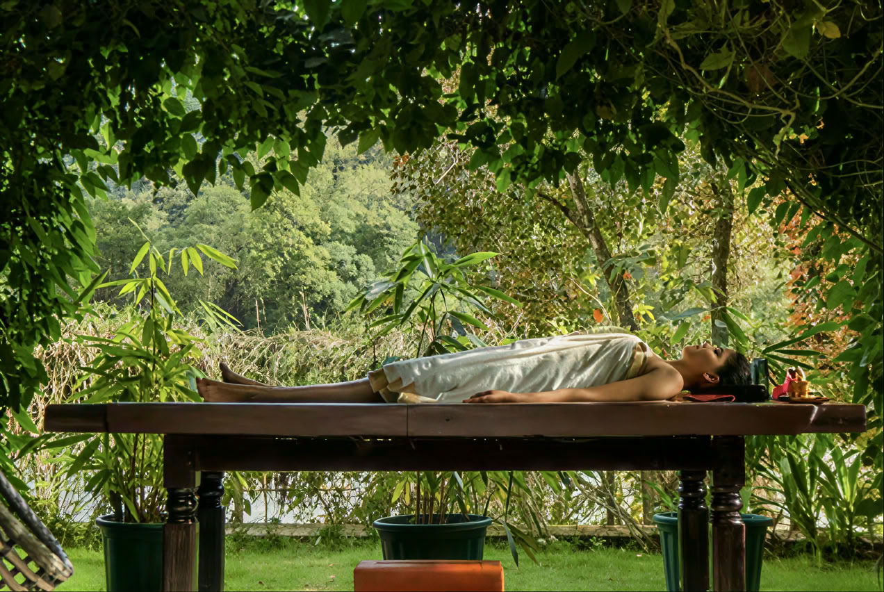 14 yön Panchakarma-aurvedaohjelma Manaltheeram Ayurveda Beach Villagessa, Kovalamissa