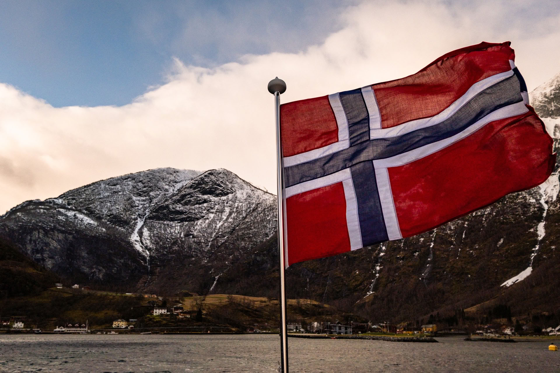 Jooga ja reppureissaaminen Norjassa