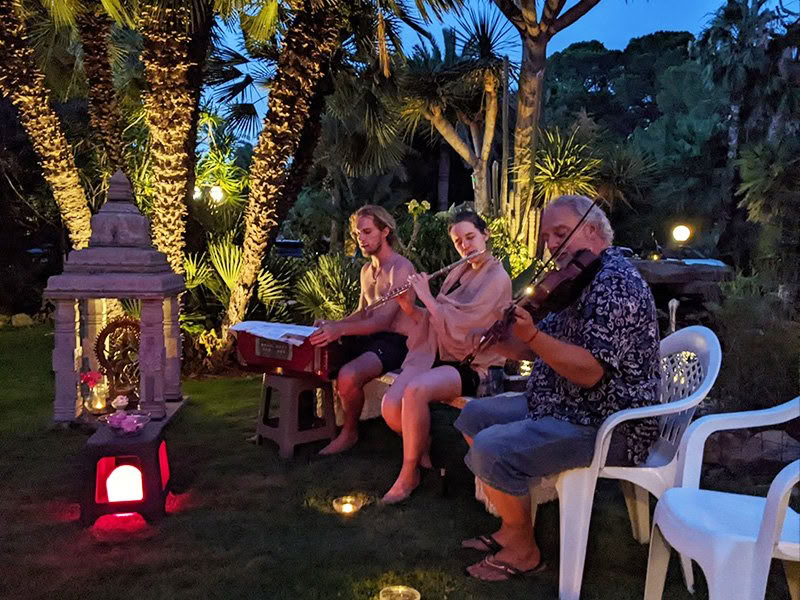 Julkinen live-satsang